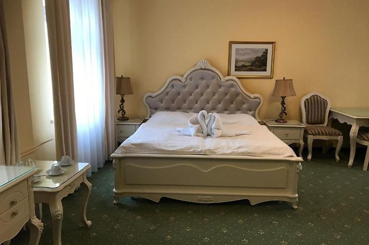 Hotel Saint Petersburg Karlovy Vary Exteriör bild