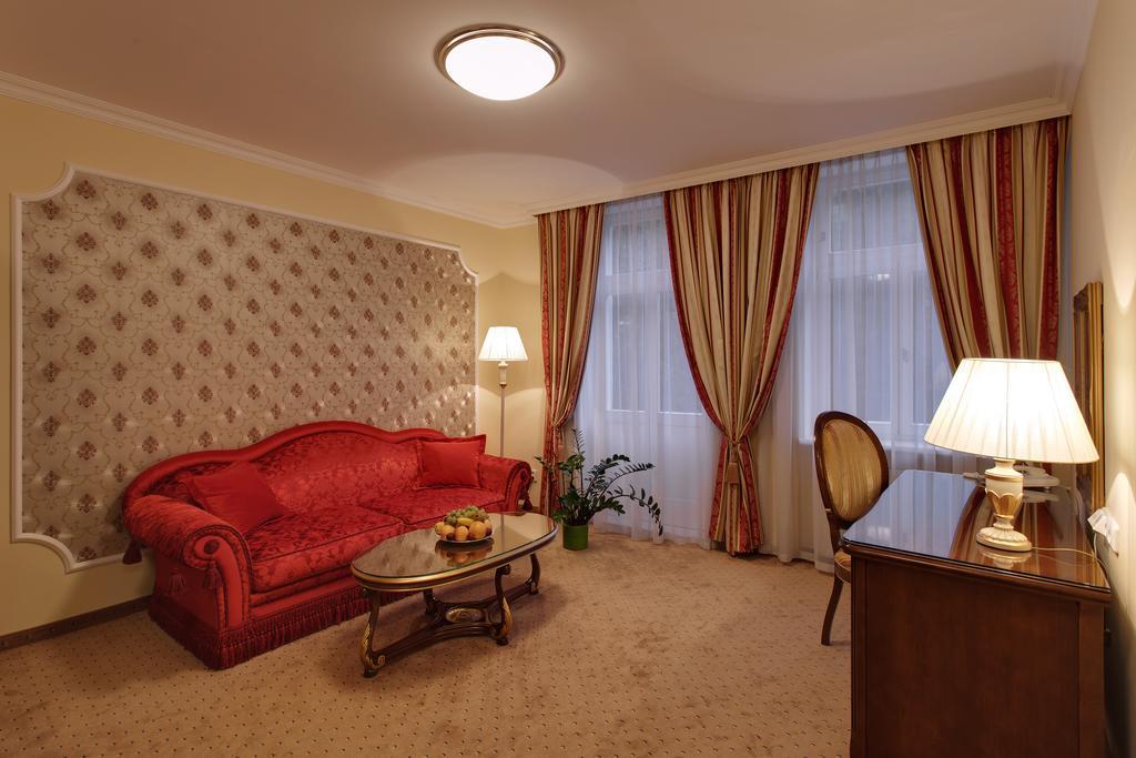 Hotel Saint Petersburg Karlovy Vary Exteriör bild