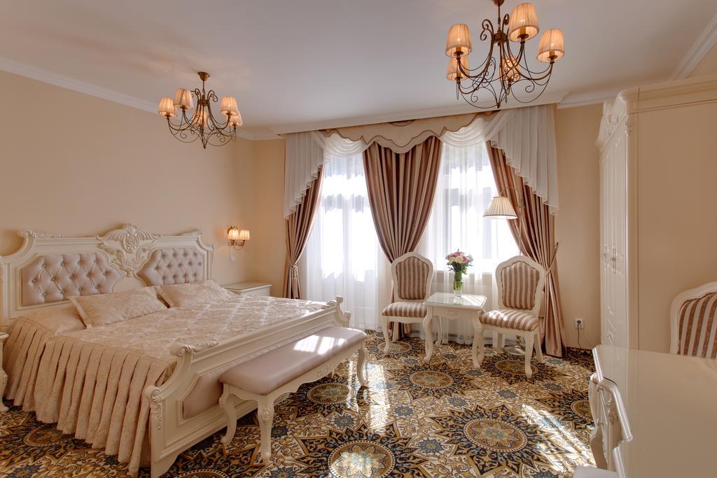 Hotel Saint Petersburg Karlovy Vary Exteriör bild