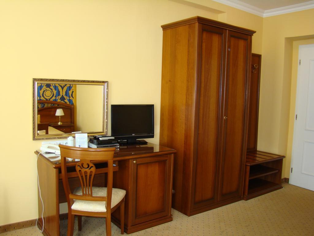 Hotel Saint Petersburg Karlovy Vary Exteriör bild
