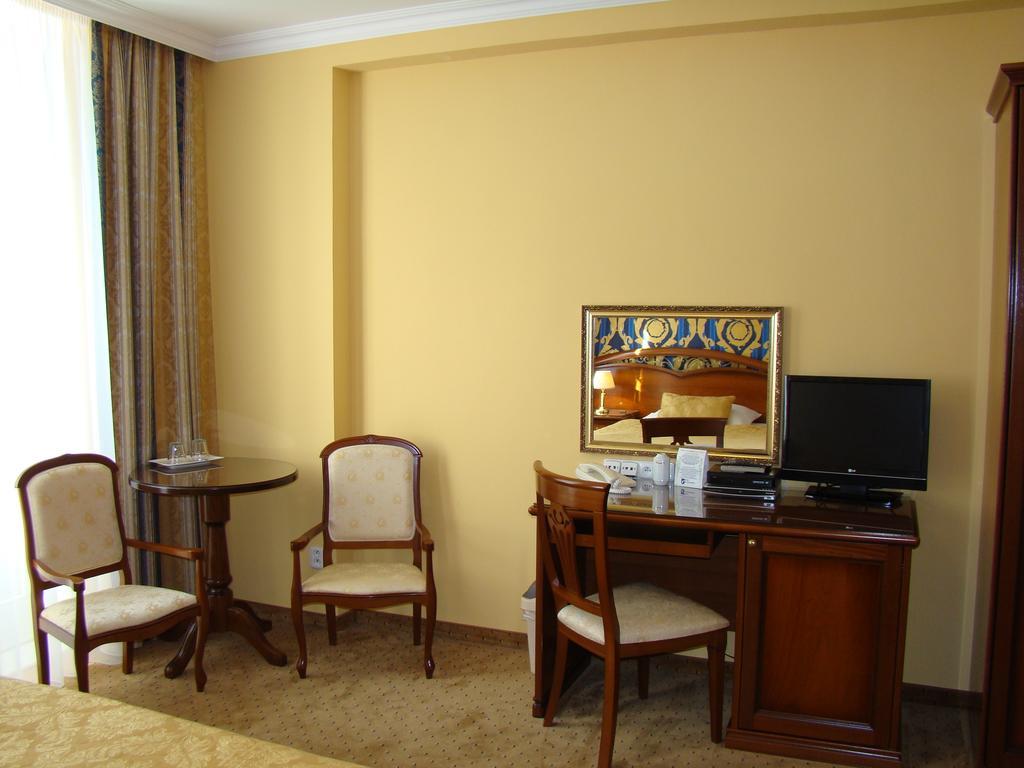 Hotel Saint Petersburg Karlovy Vary Exteriör bild