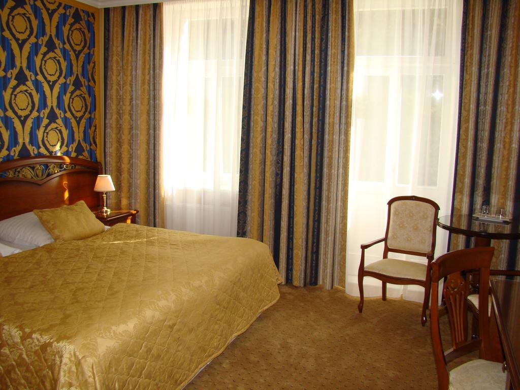 Hotel Saint Petersburg Karlovy Vary Exteriör bild