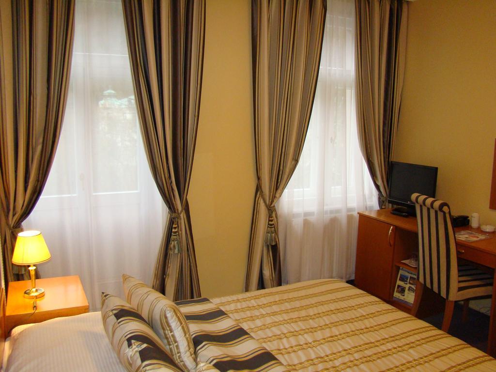 Hotel Saint Petersburg Karlovy Vary Rum bild